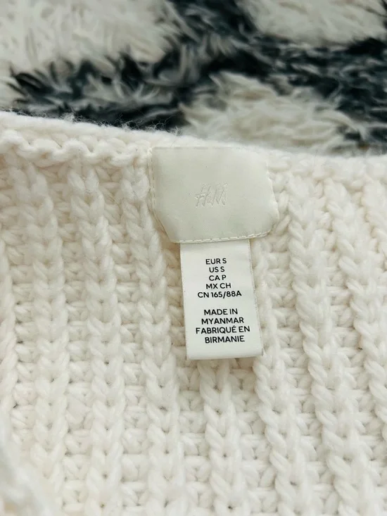 H&M V-Neck Ribbed Crop Sweater - Picture 5 of 6